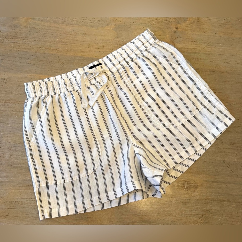 Quince Women's Ivory and Black Drawstring 100% Linen Shorts Medium NWT - Picture 2 of 9